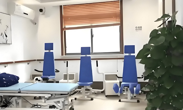 深圳龙岗户口办理_电影《戏台》预测票房超3亿 足各种经老人为满济条件的